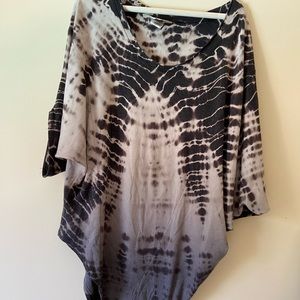 Unique! Hard tail off shoulder long tee